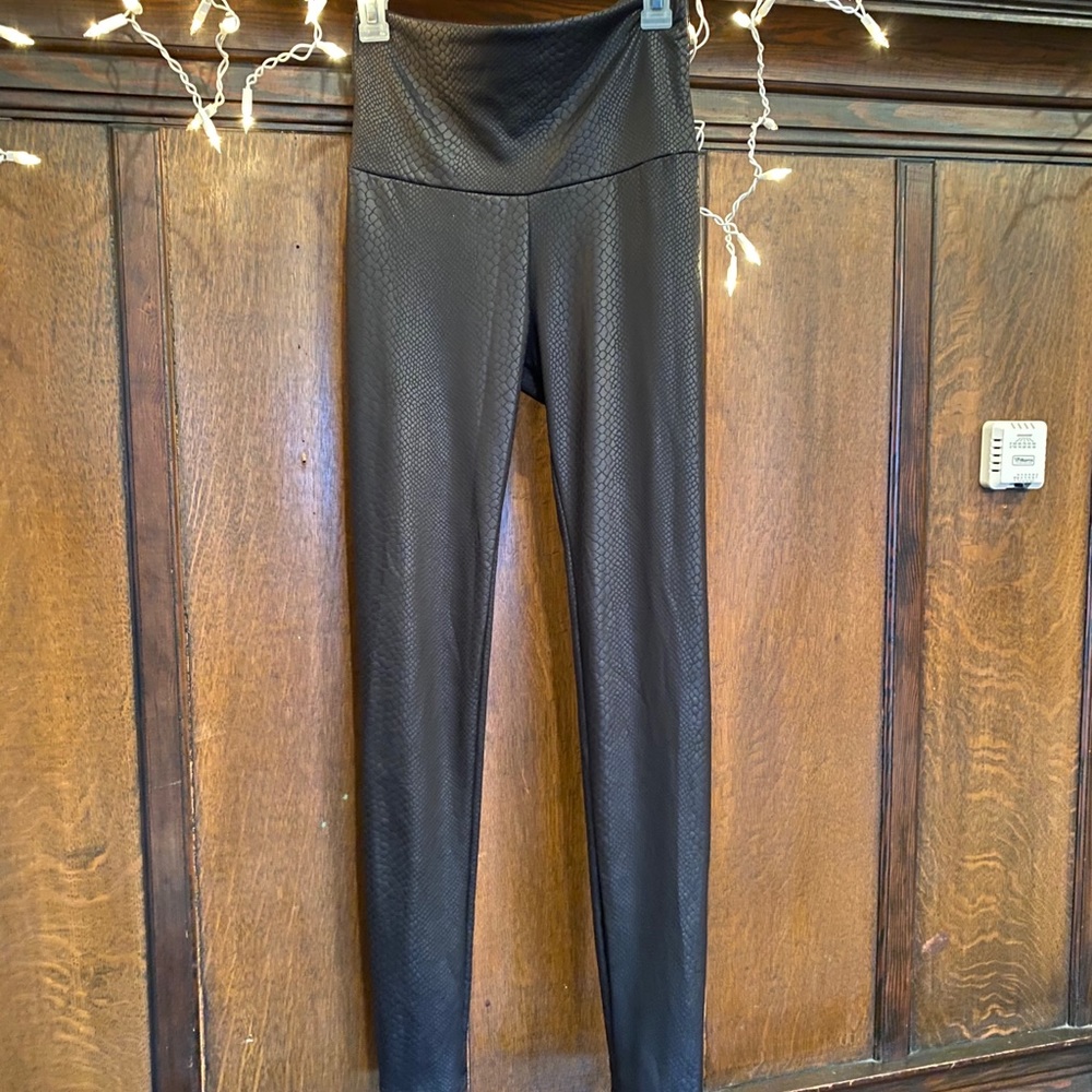 3/$25 Black snake print leggings NWOT
